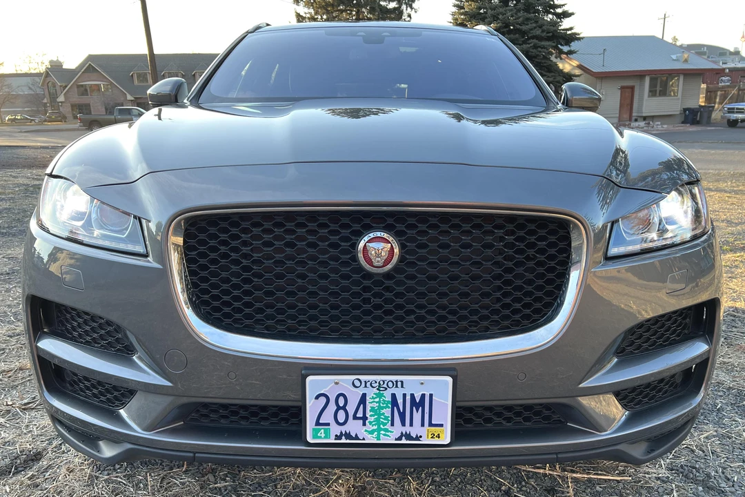 2018 Jaguar F-Pace - Image 2 of 31