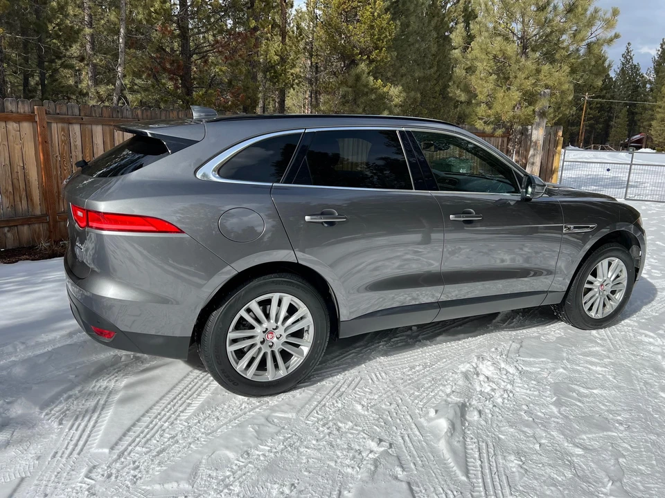 2018 Jaguar F-Pace - Image 24 of 31
