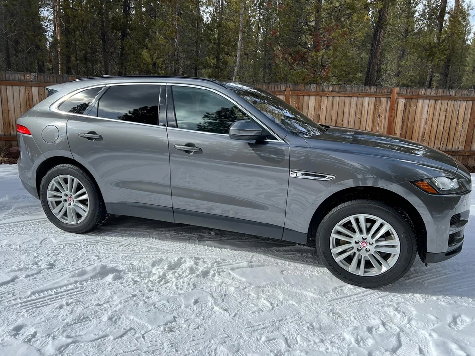 2018 Jaguar F-Pace - Image 27 of 31