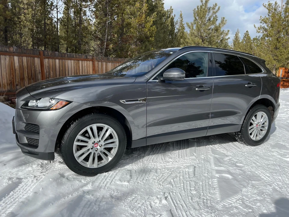 2018 Jaguar F-Pace - Image 17 of 31