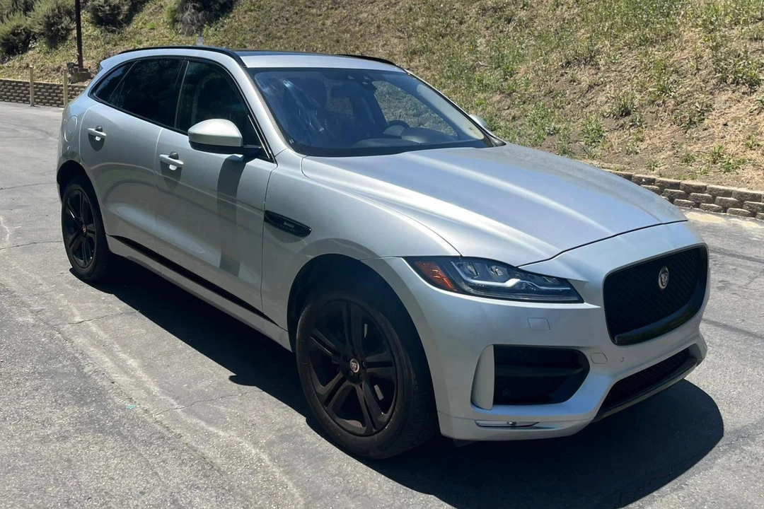 2018 Jaguar F-Pace - Image 2 of 25