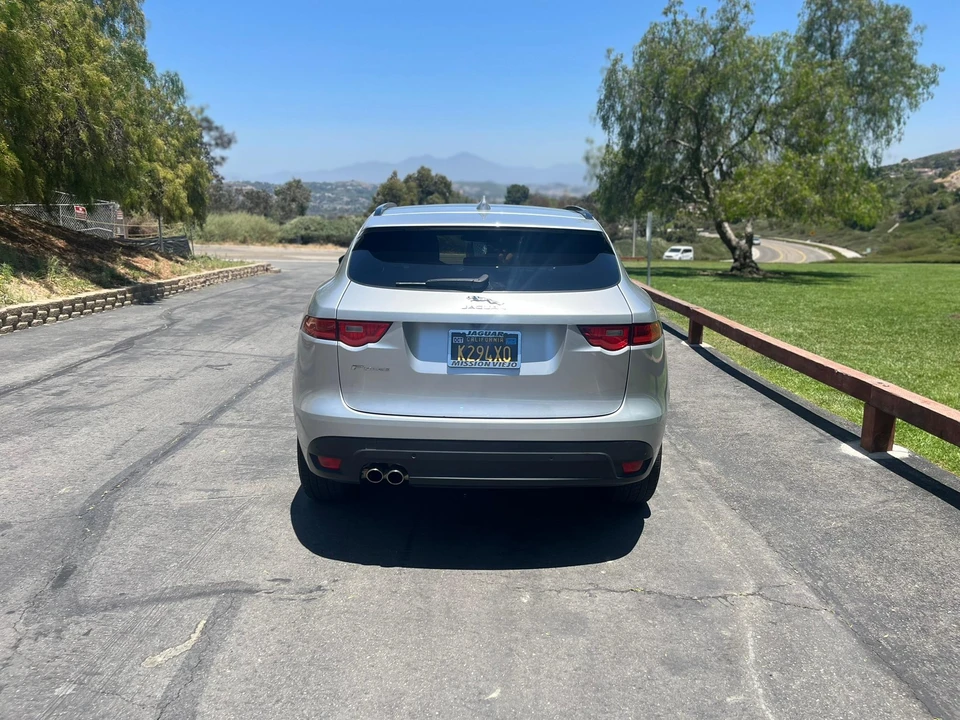 2018 Jaguar F-Pace - Image 14 of 25