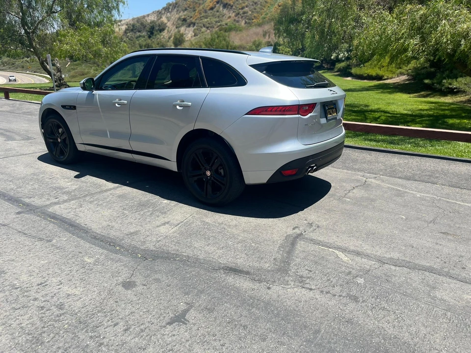 2018 Jaguar F-Pace - Image 11 of 25