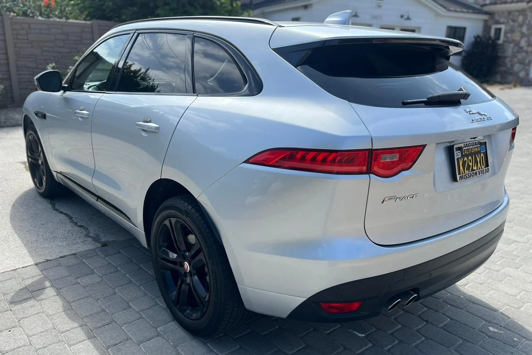 2018 Jaguar F-Pace - Image 4 of 25