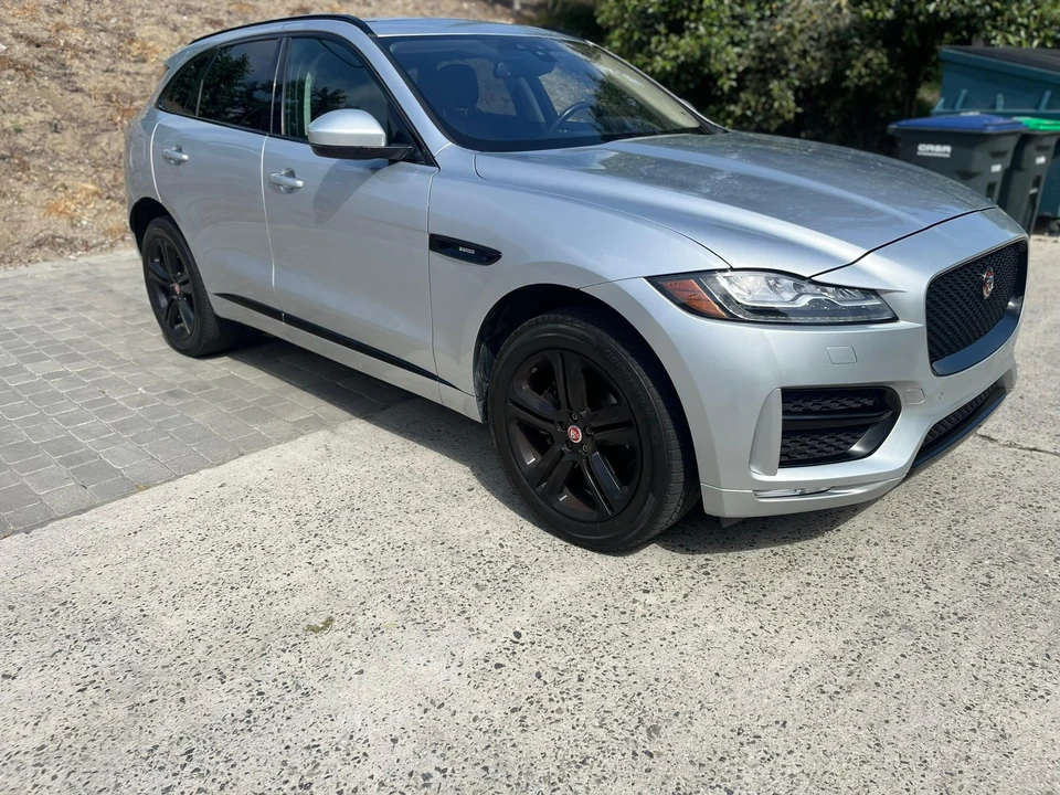 2018 Jaguar F-Pace - Image 17 of 25