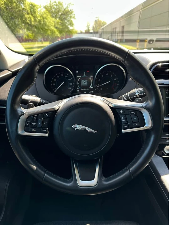 2018 Jaguar F-Pace - Image 13 of 20