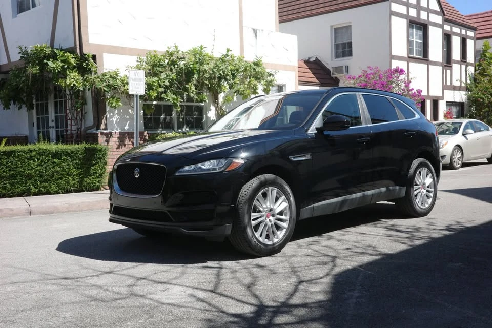 2018 Jaguar F-Pace - Image 9 of 11