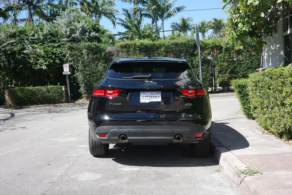 2018 Jaguar F-Pace - Image 10 of 11