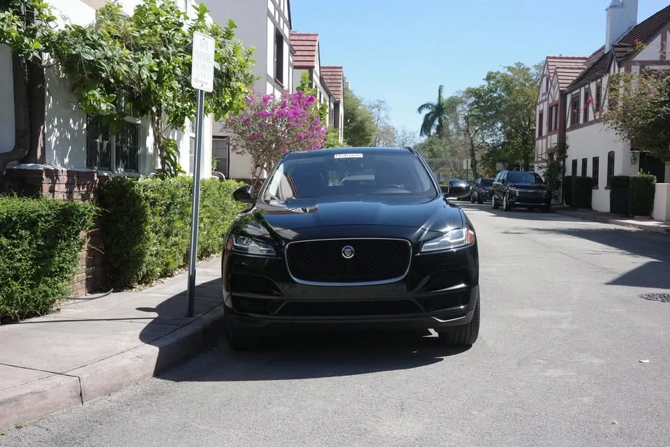 2018 Jaguar F-Pace - Image 4 of 11