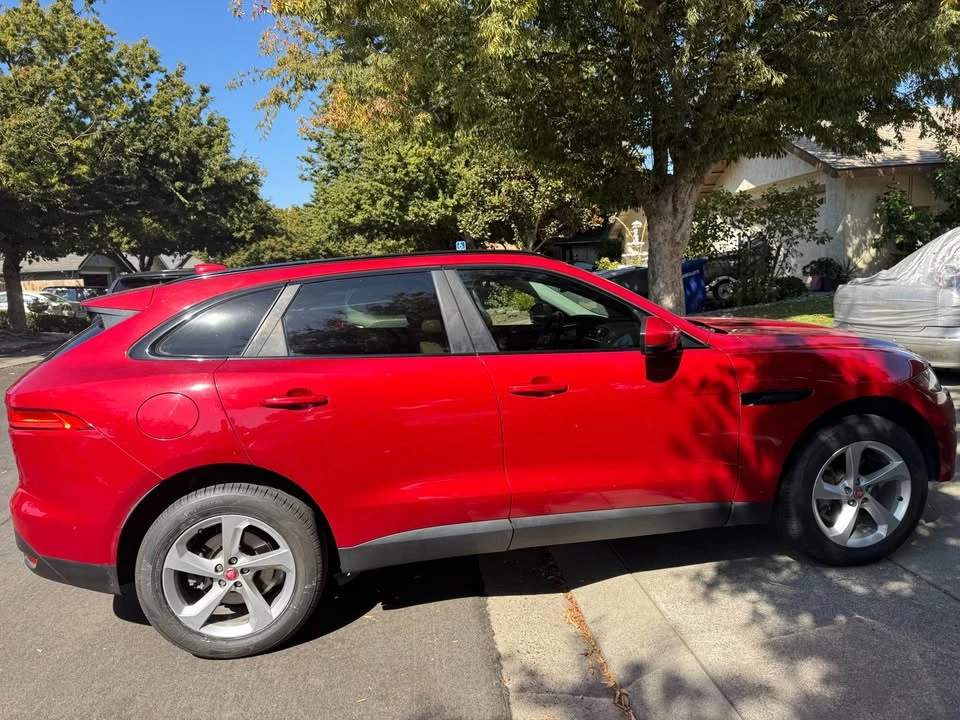 2018 Jaguar F-Pace - Image 2 of 9