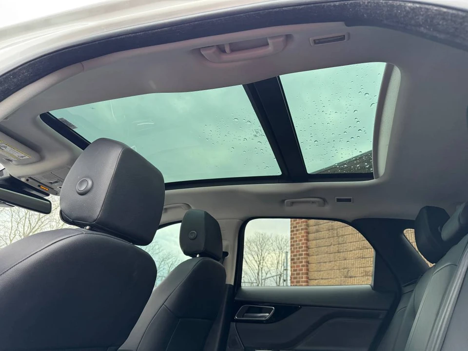 2018 Jaguar F-Pace - Image 19 of 20