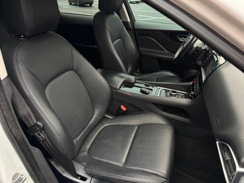 2018 Jaguar F-Pace - Image 18 of 20