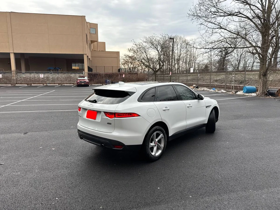 2018 Jaguar F-Pace - Image 9 of 20
