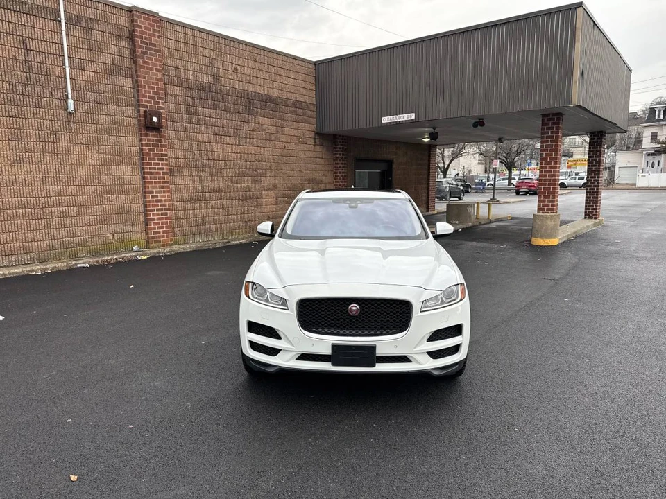 2018 Jaguar F-Pace - Image 3 of 20
