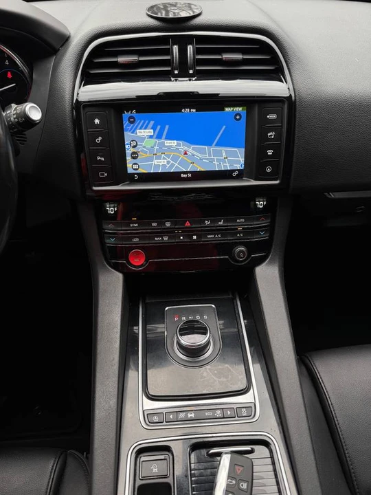 2018 Jaguar F-Pace - Image 14 of 20