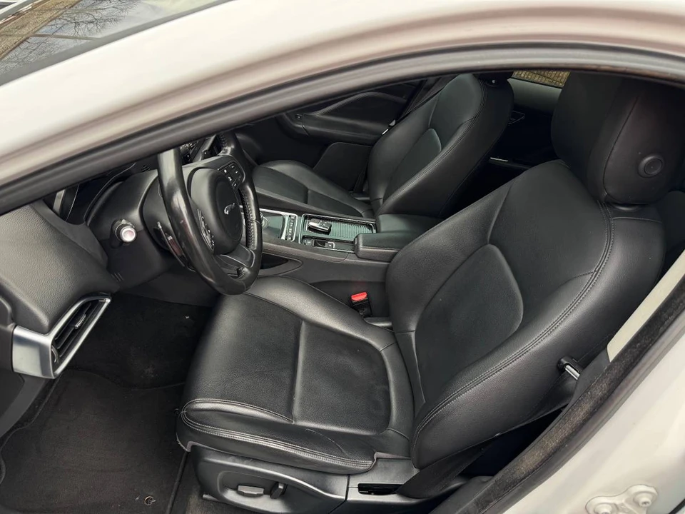 2018 Jaguar F-Pace - Image 11 of 20