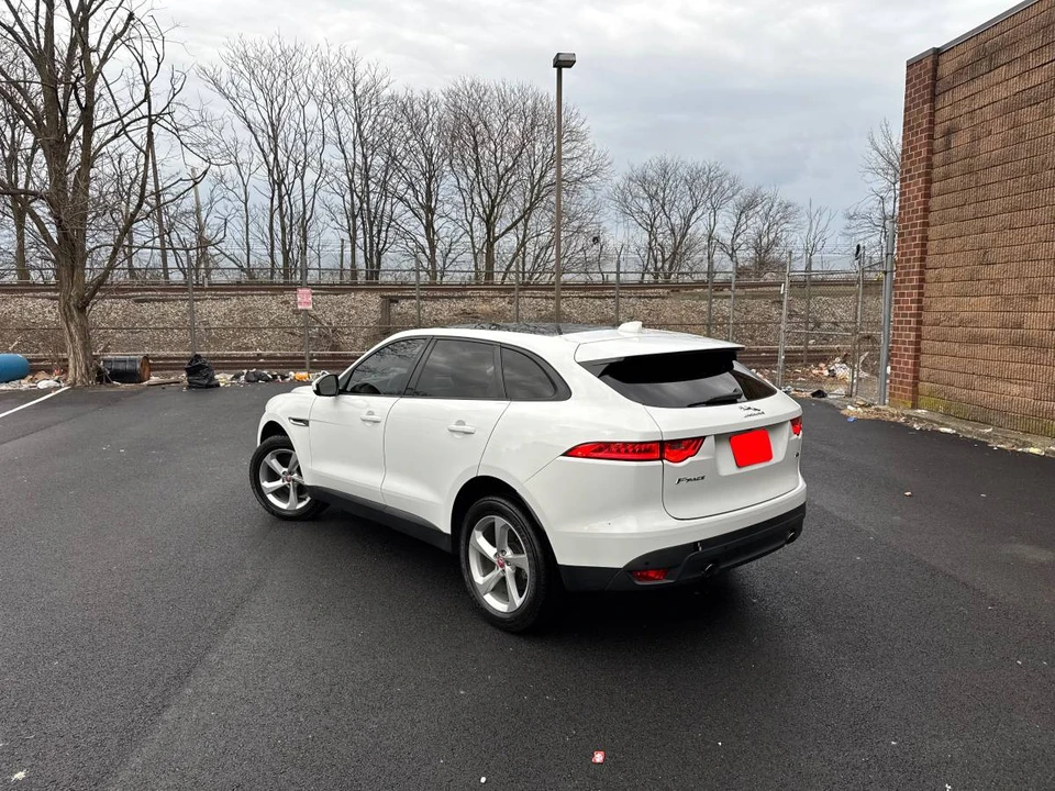 2018 Jaguar F-Pace - Image 7 of 20