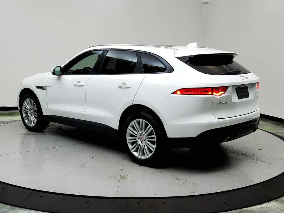 2018 Jaguar F-Pace - Image 7 of 12