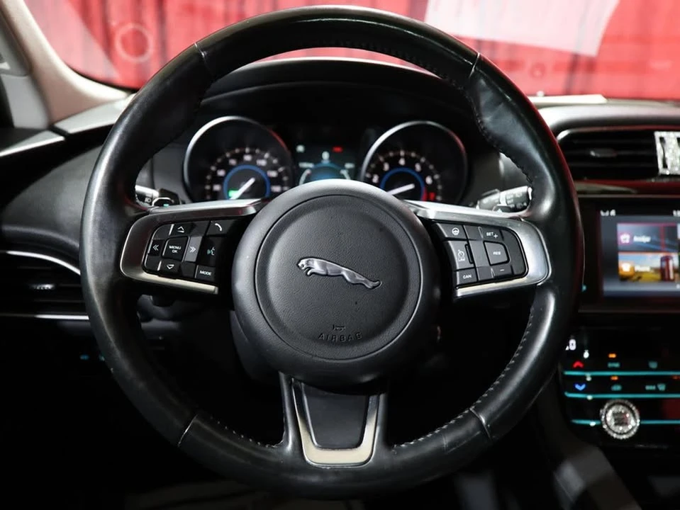 2018 Jaguar F-Pace - Image 16 of 19