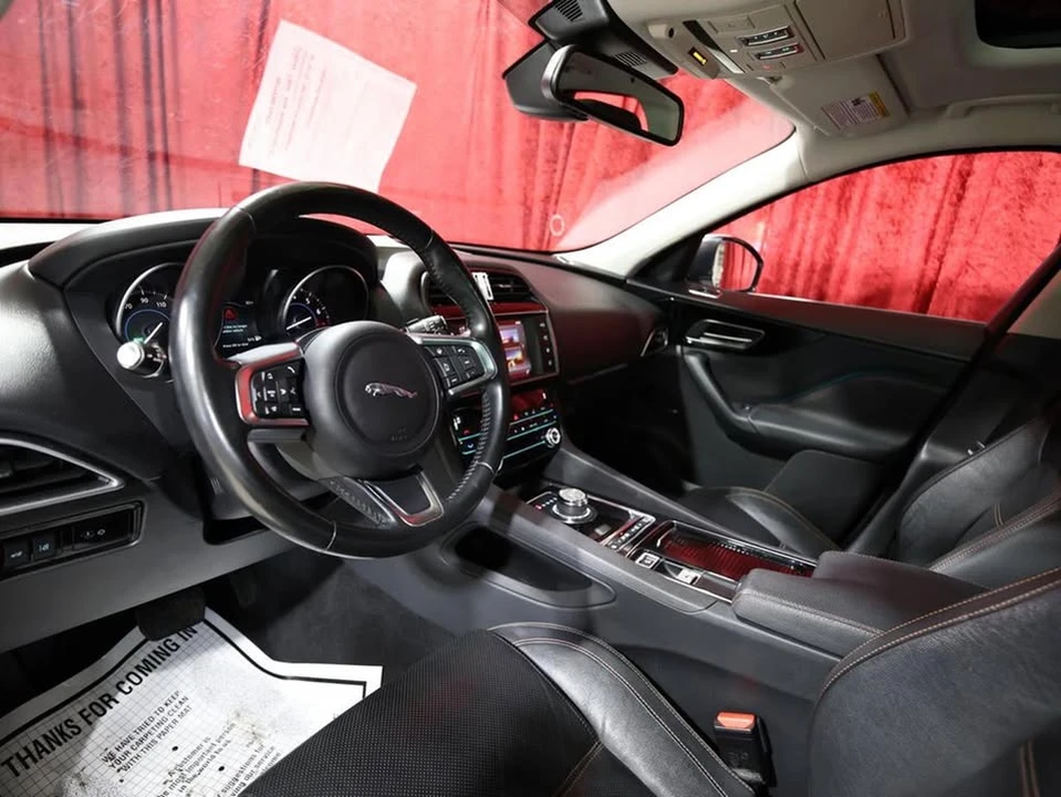 2018 Jaguar F-Pace - Image 10 of 18