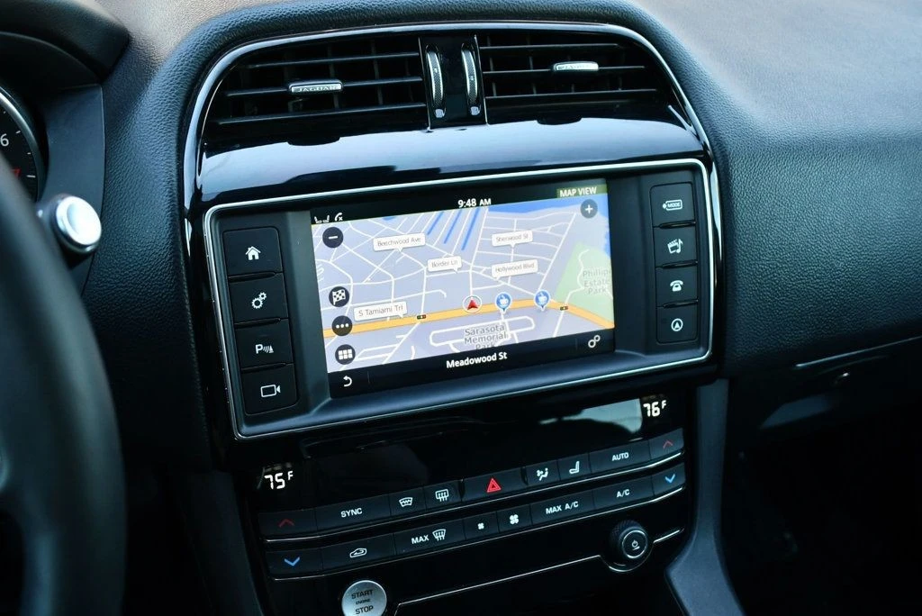 2018 Jaguar F-Pace - Image 13 of 21