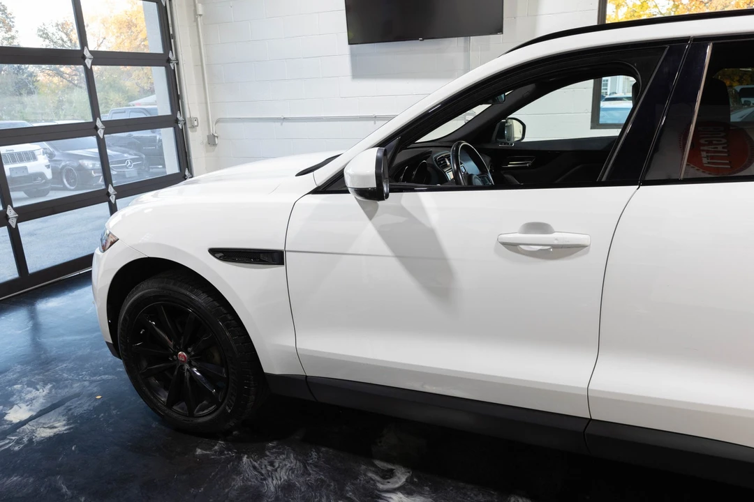 2018 Jaguar F-Pace - Image 3 of 12
