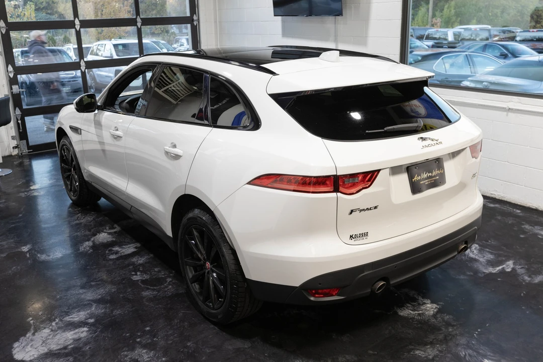 2018 Jaguar F-Pace - Image 11 of 12