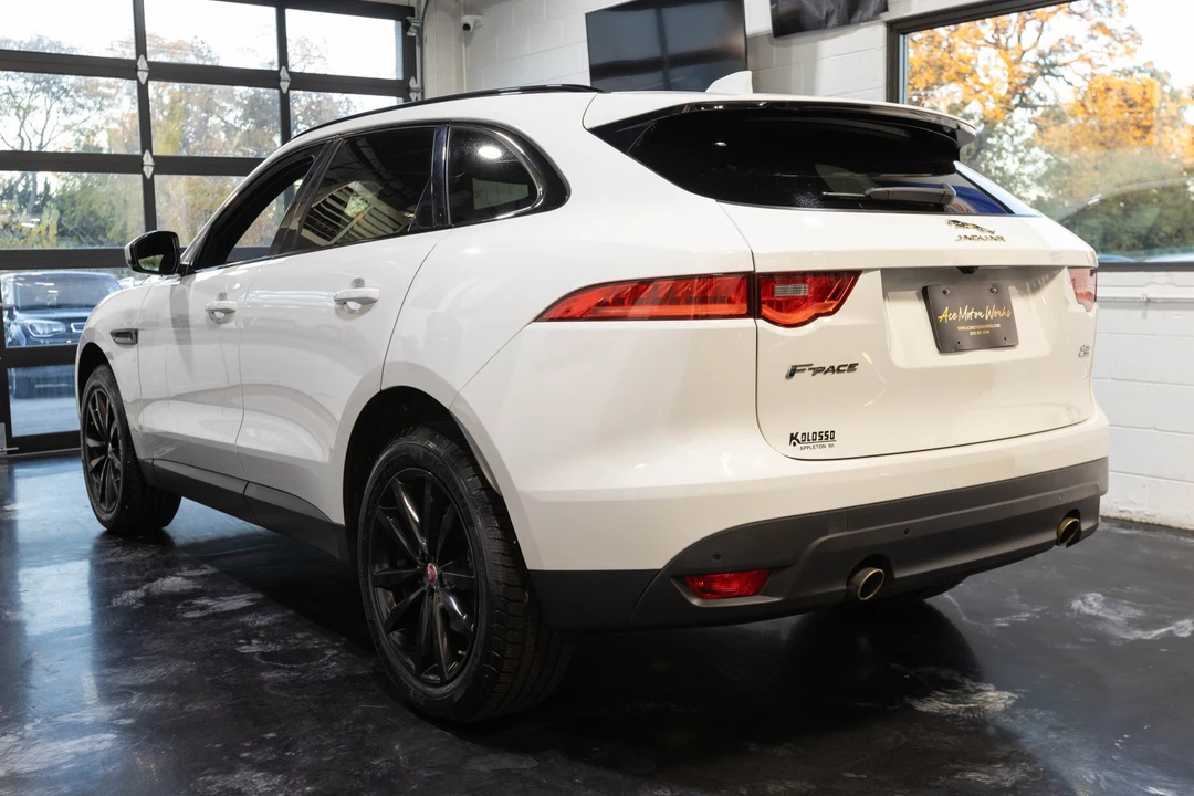 2018 Jaguar F-Pace - Image 10 of 12