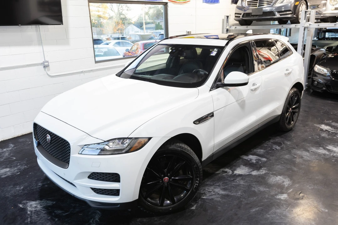 2018 Jaguar F-Pace - Image 2 of 12