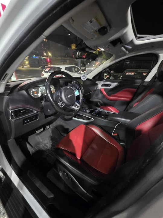 2018 Jaguar F-Pace - Image 11 of 19