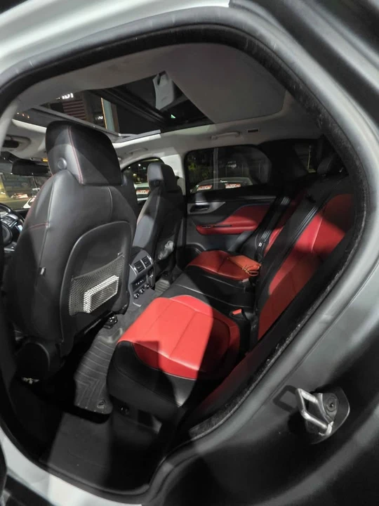 2018 Jaguar F-Pace - Image 13 of 19