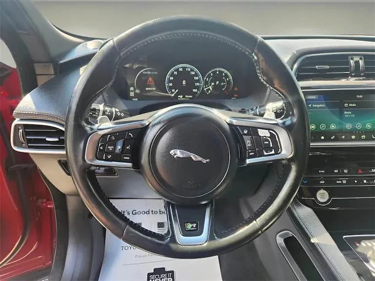 2018 Jaguar F-Pace - Image 11 of 12