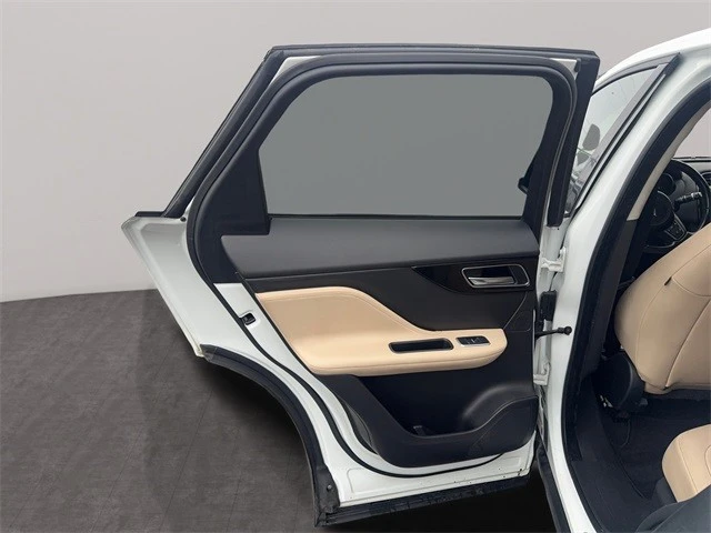 2018 Jaguar F-Pace - Image 13 of 21