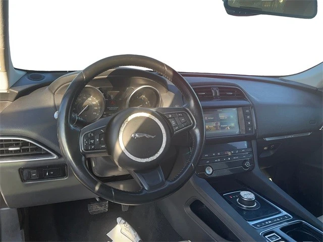2018 Jaguar F-Pace - Image 16 of 21