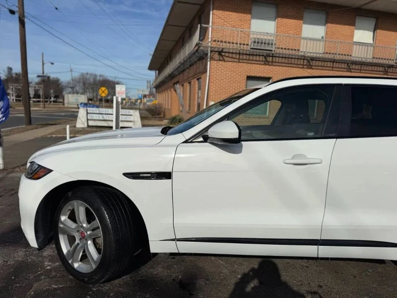 2018 Jaguar F-Pace - Image 7 of 12