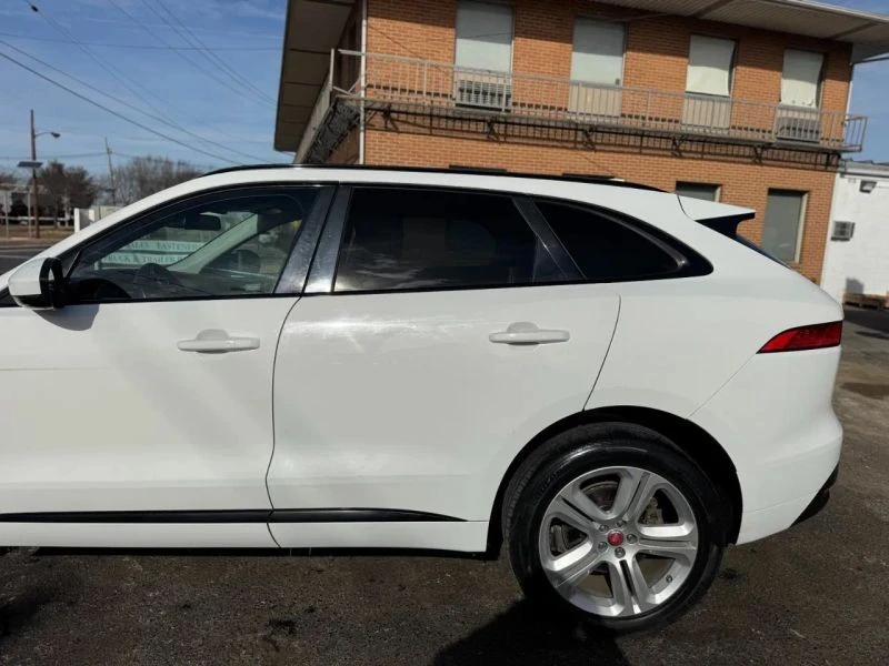 2018 Jaguar F-Pace - Image 9 of 12