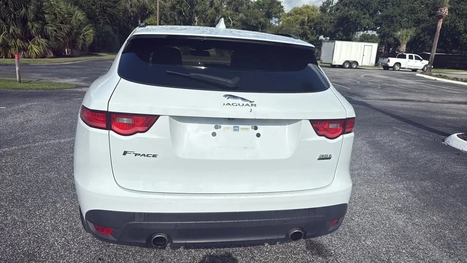 2018 Jaguar F-Pace - Image 8 of 16