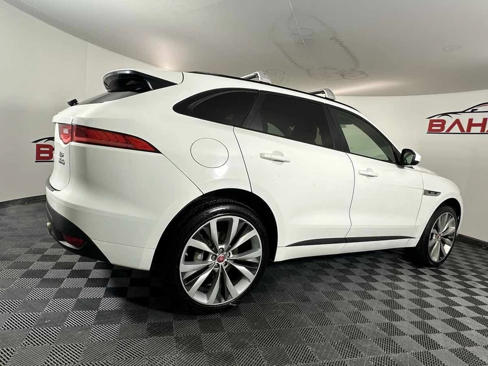 2018 Jaguar F-Pace - Image 9 of 21