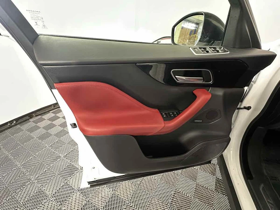 2018 Jaguar F-Pace - Image 15 of 21