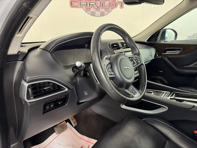 2018 Jaguar F-Pace - Image 10 of 12