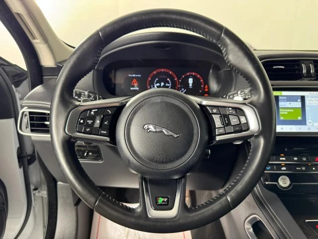 2018 Jaguar F-Pace - Image 13 of 21