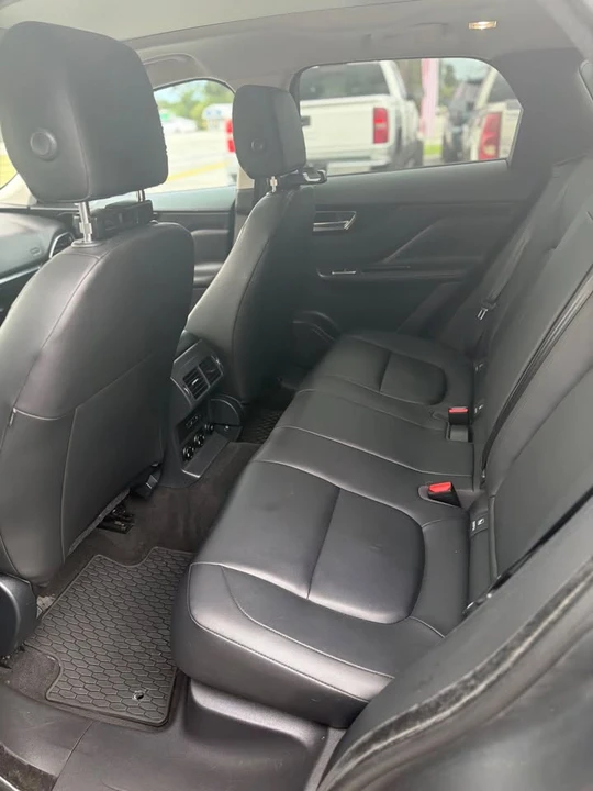 2018 Jaguar F-Pace - Image 6 of 6