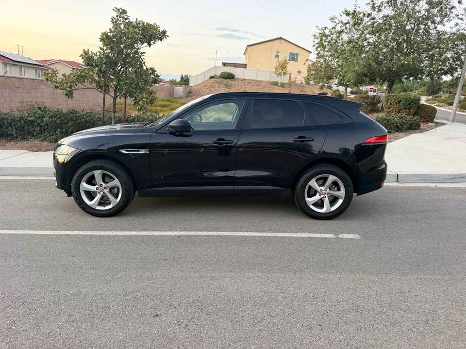2018 Jaguar F-Pace - Image 2 of 13