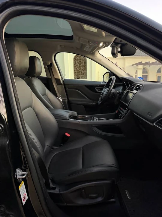2018 Jaguar F-Pace - Image 12 of 13
