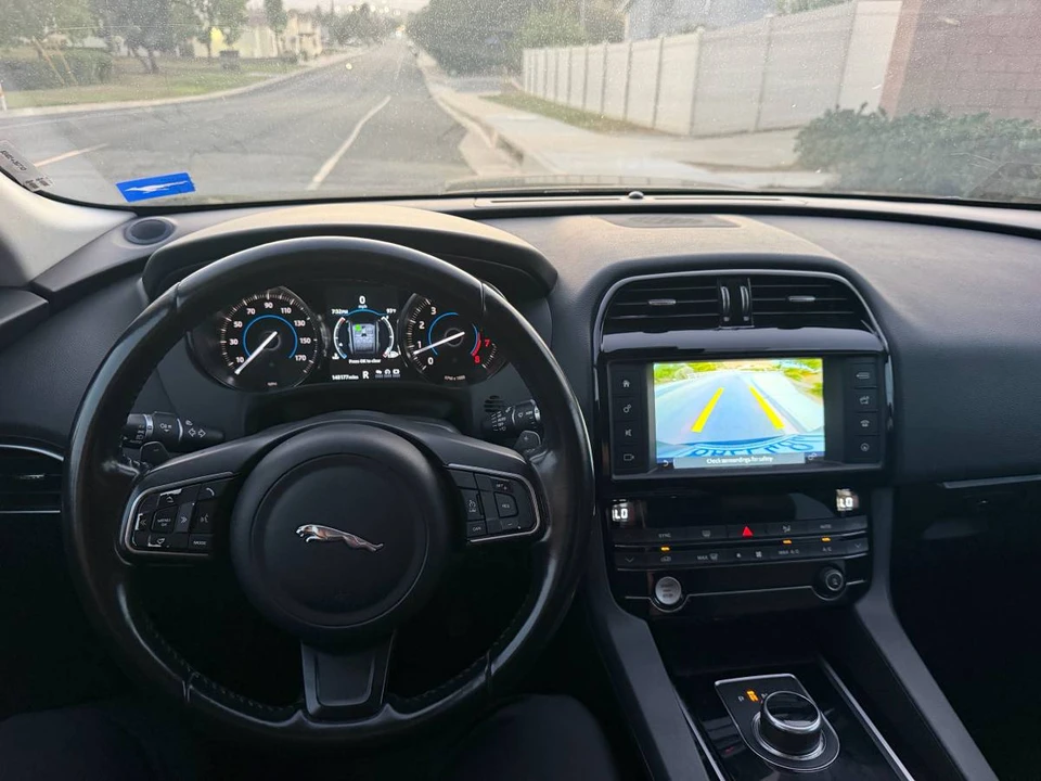 2018 Jaguar F-Pace - Image 8 of 13