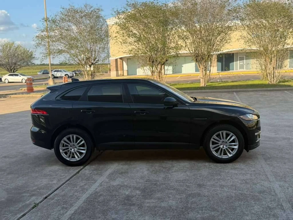 2018 Jaguar F-Pace - Image 8 of 23