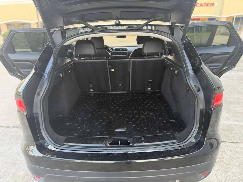 2018 Jaguar F-Pace - Image 12 of 23
