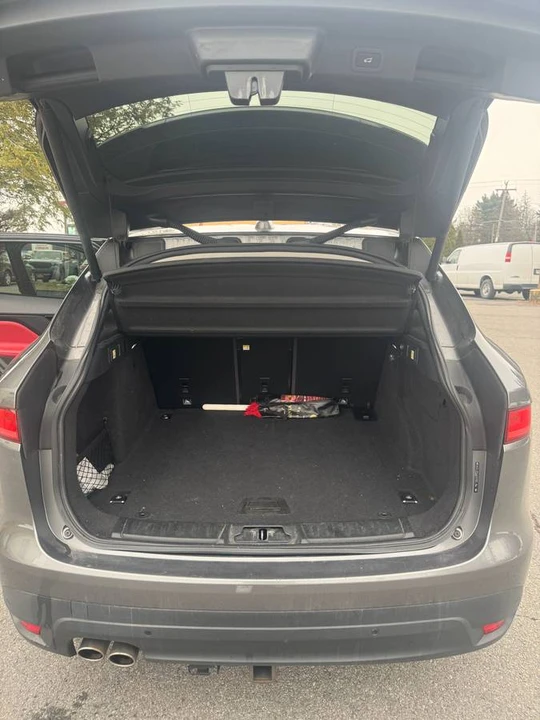 2018 Jaguar F-Pace - Image 13 of 24