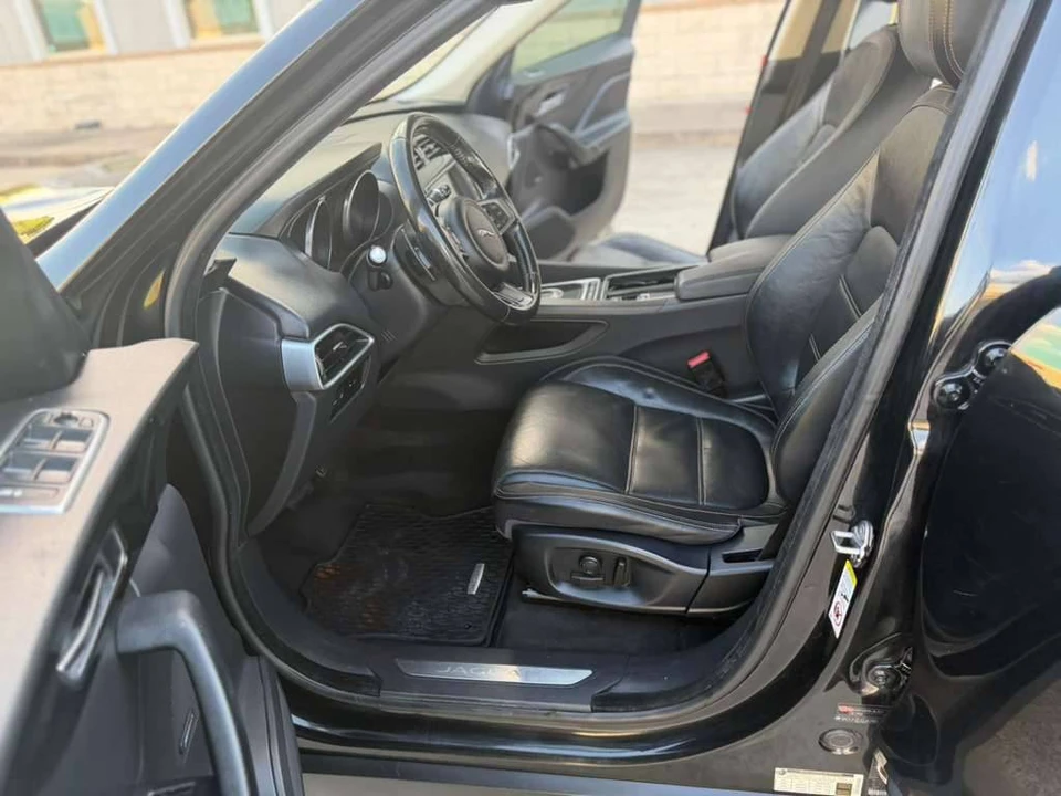 2018 Jaguar F-Pace - Image 14 of 23