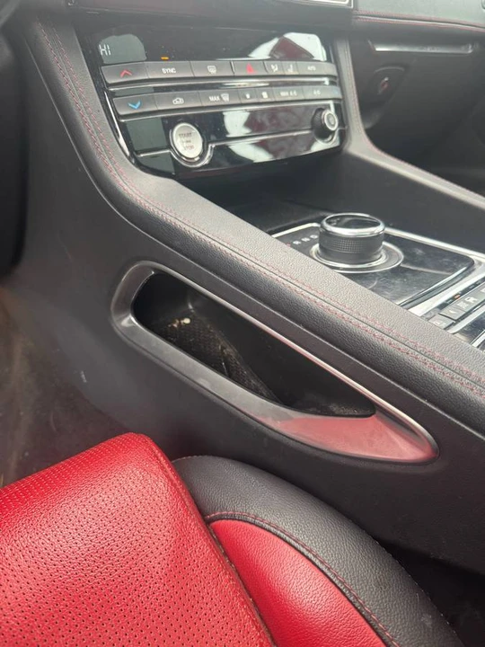 2018 Jaguar F-Pace - Image 21 of 24